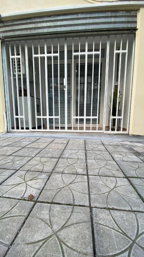 Kosta'S Home Тирана Экстерьер фото